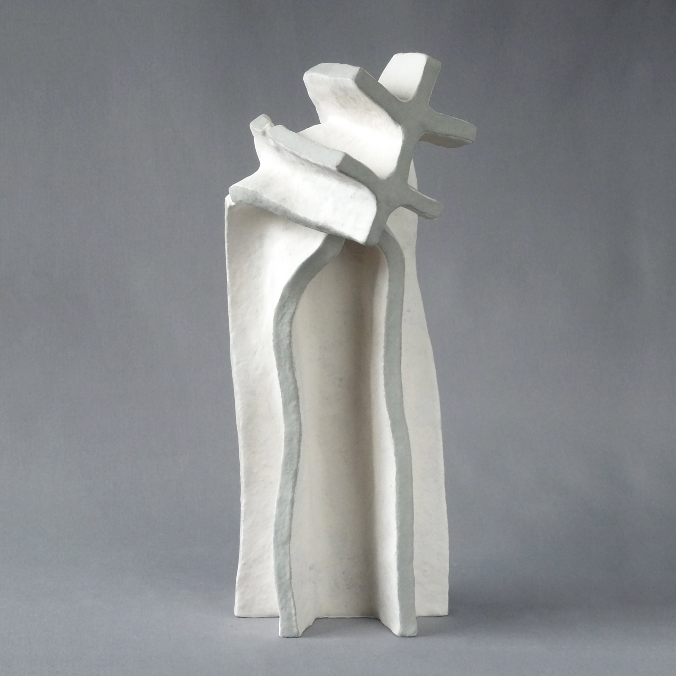 Pose III, 2005, Ton, Engobe, 32x18x12 cm Pose III, 2005, Ton, Engobe, 32x18x12 cm