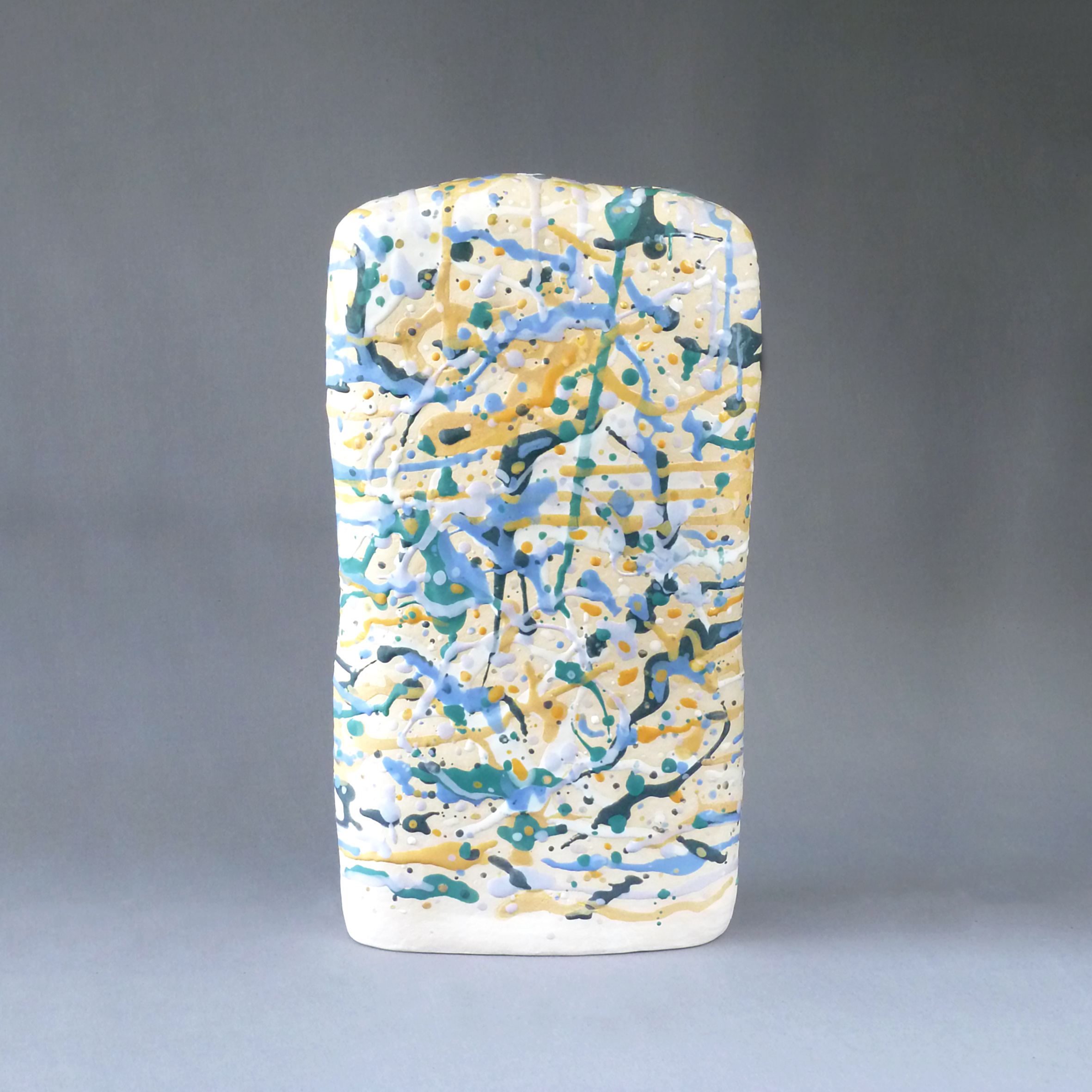 ohne Titel, 2012, Ton, Sinterengobe, 40x21x8 cm ohne Titel, 2012, Ton, Sinterengobe, 40x21x8 cm